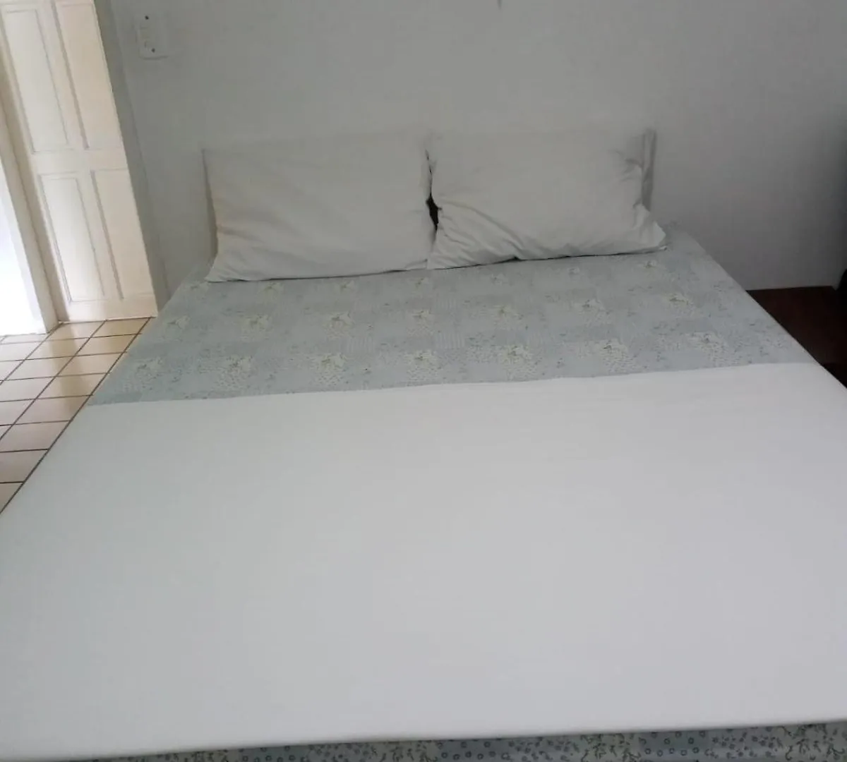 Suite E Quartos -1 Suite Com Banheiro Privativo - 2 Quartos Triplos - Banheiro Social Recife Quarto em Acomodações Particulares